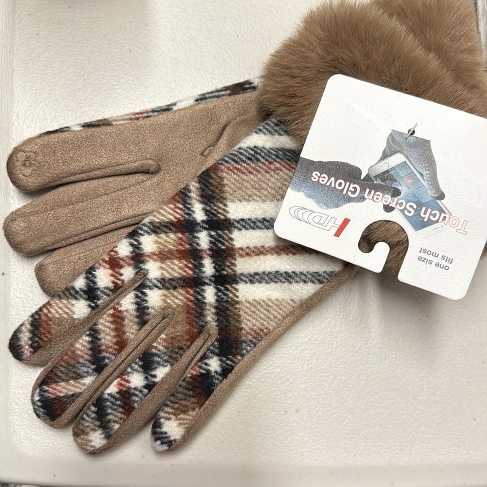 Stylish Plaid Women's Gloves New Item NWT Touchscreen - Picture 2 of 7
